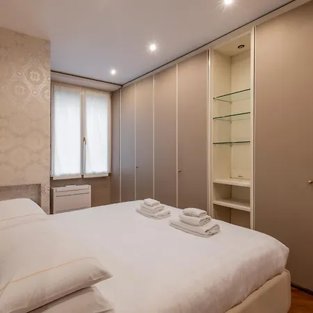 1 - Elegante Con Terrazzo アパート *